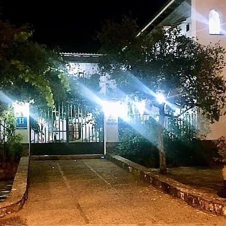 Hotel Cortijo Las Grullas ベナルップ＝カサス・ビエハス エクステリア 写真