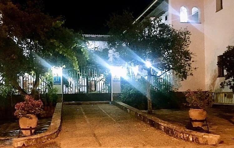 Hotel Cortijo Las Grullas ベナルップ＝カサス・ビエハス エクステリア 写真