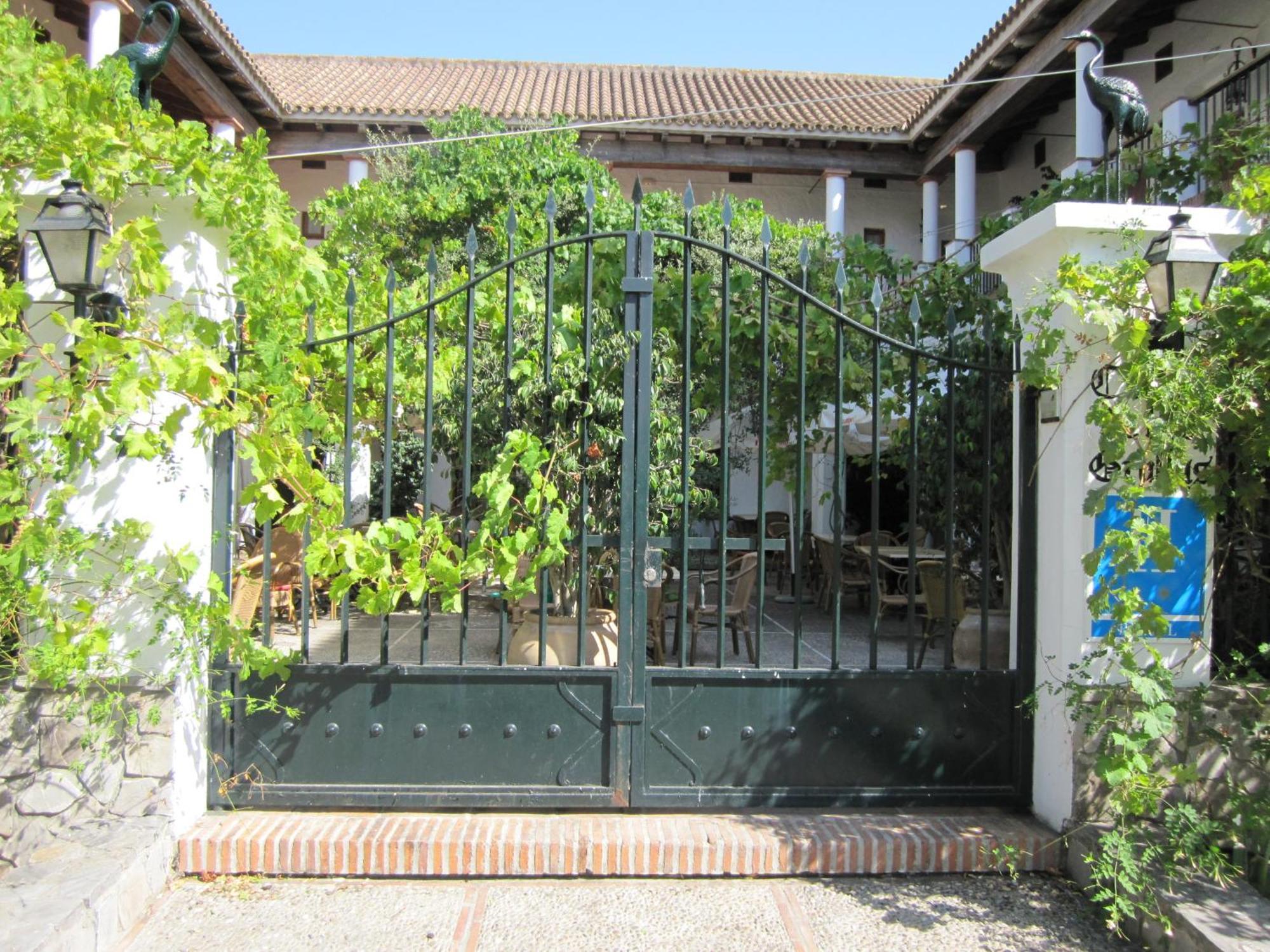 Hotel Cortijo Las Grullas ベナルップ＝カサス・ビエハス エクステリア 写真