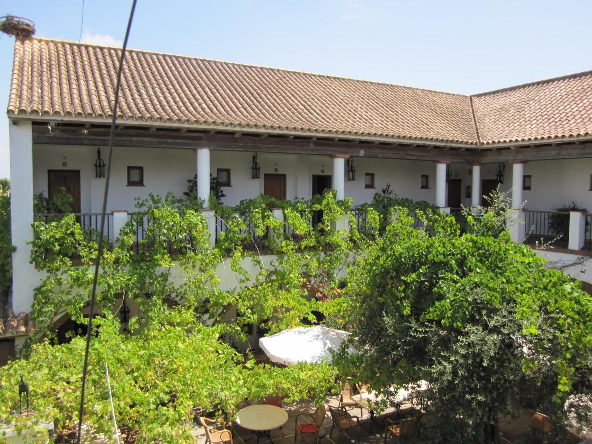 Hotel Cortijo Las Grullas ベナルップ＝カサス・ビエハス エクステリア 写真