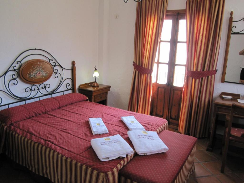 Hotel Cortijo Las Grullas ベナルップ＝カサス・ビエハス 部屋 写真