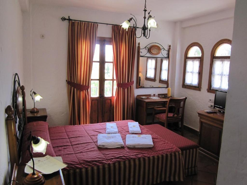 Hotel Cortijo Las Grullas ベナルップ＝カサス・ビエハス 部屋 写真