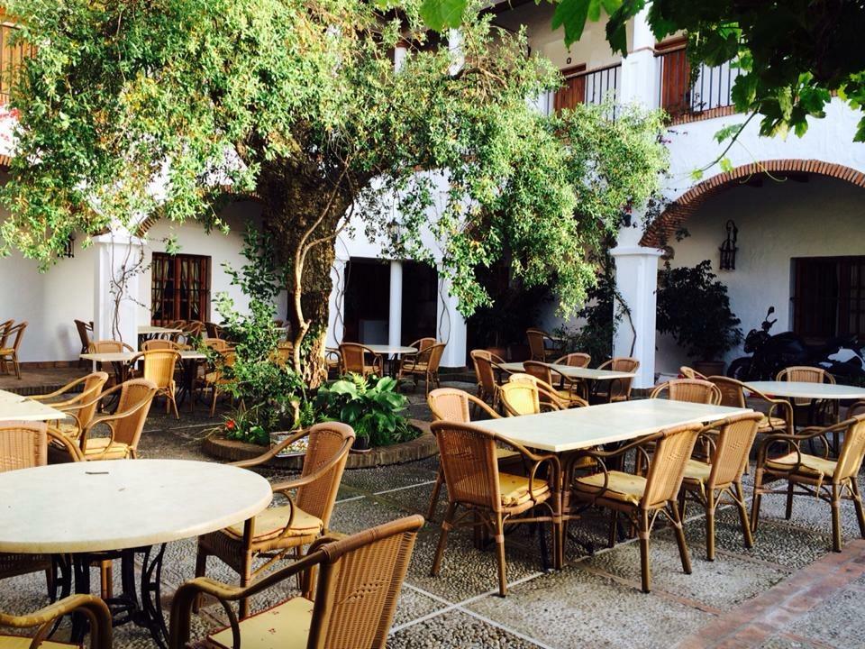 Hotel Cortijo Las Grullas ベナルップ＝カサス・ビエハス エクステリア 写真