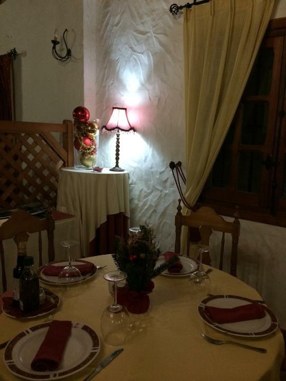 Hotel Cortijo Las Grullas ベナルップ＝カサス・ビエハス エクステリア 写真