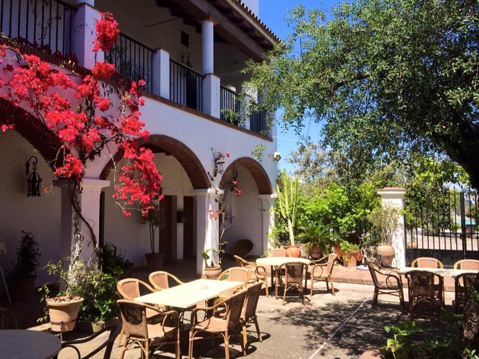 Hotel Cortijo Las Grullas ベナルップ＝カサス・ビエハス エクステリア 写真