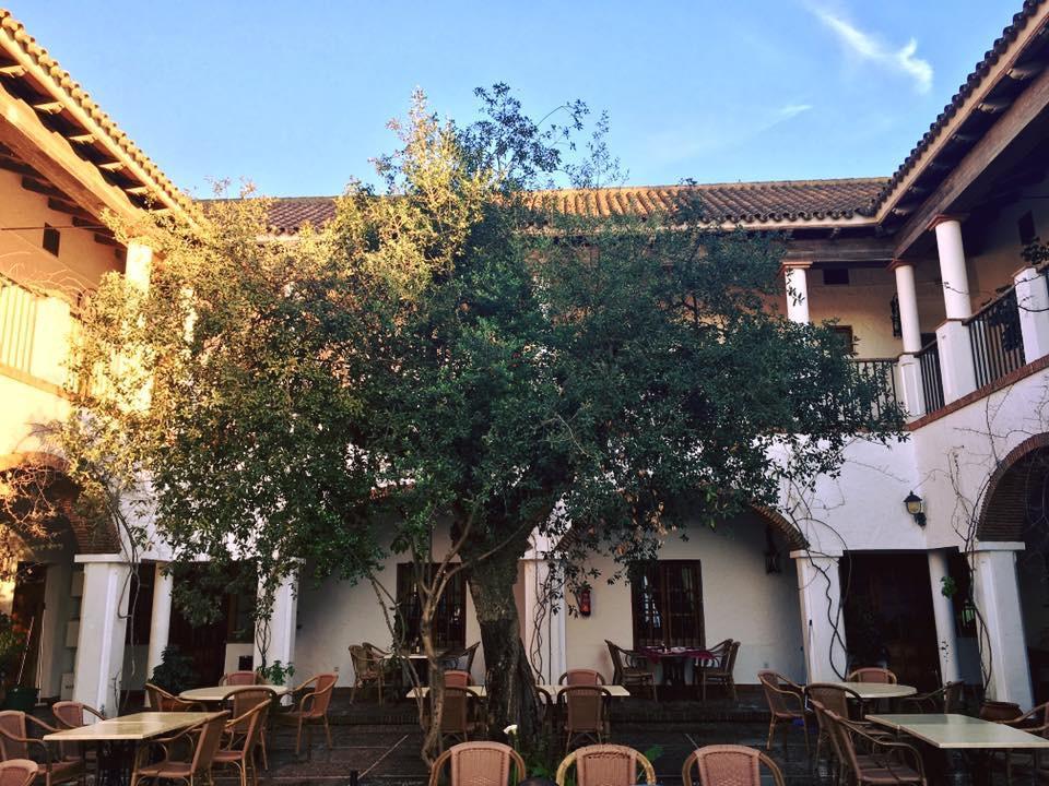 Hotel Cortijo Las Grullas ベナルップ＝カサス・ビエハス エクステリア 写真