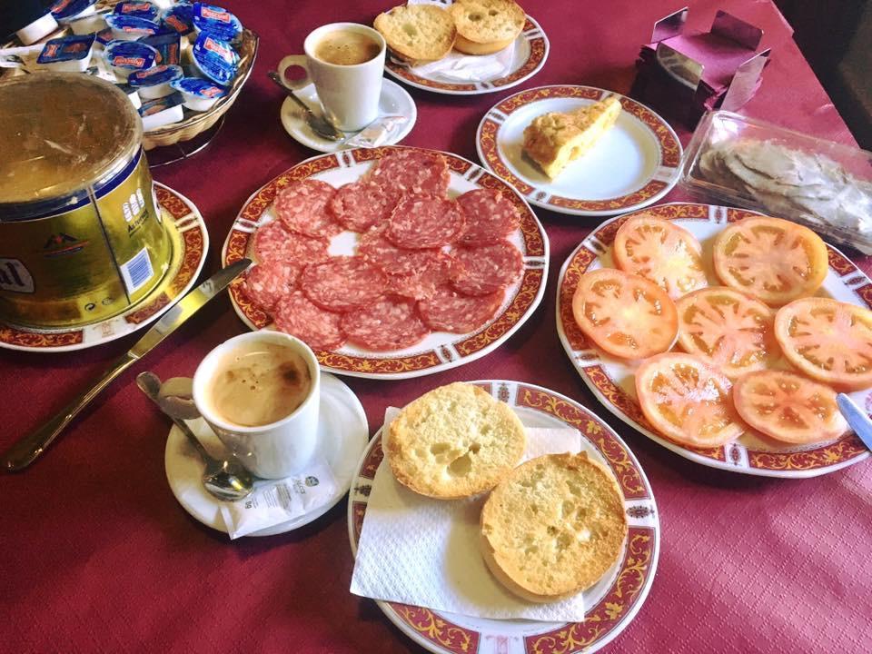 Hotel Cortijo Las Grullas ベナルップ＝カサス・ビエハス エクステリア 写真